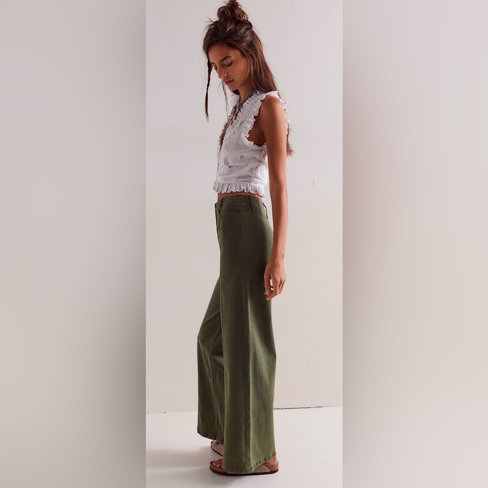 We The Free Libre Wide-Leg Jeans by Free People in the color Thyme. Size 27 - Picture 2 of 6